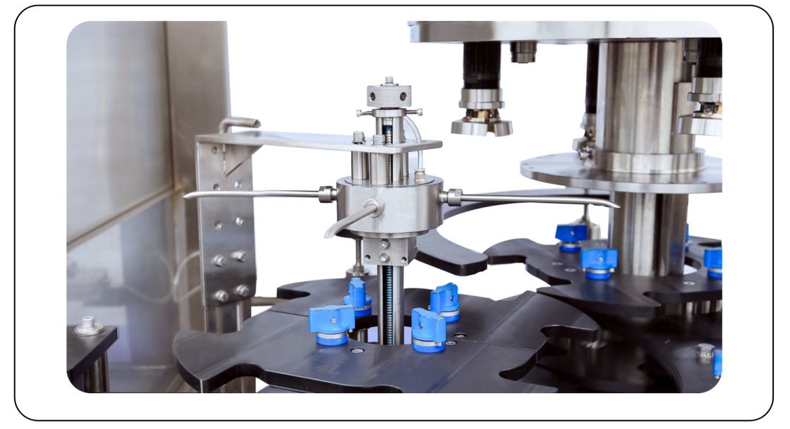 SUS304 Frame Six Head Automatic Rotary Capping Machine para pesticidas em tambores de 1-5L